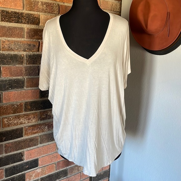 Express Cream Women's V Neck Top - Picture 1 of 6